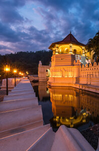 Temple,Of,The,Sacred,Tooth,Relic,At,Kandy,,Sri,Lanka